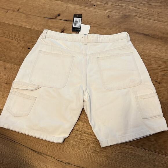 PrettyLittleThing NWT White Carpenter Boyfriend Denim shorts size 8 US - Picture 3 of 4